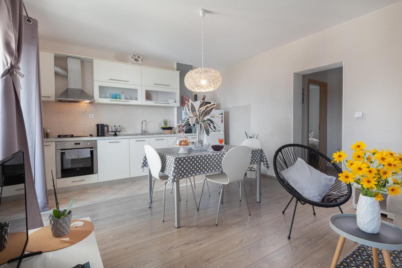 Sea View Ela Apartments Подгора Экстерьер фото