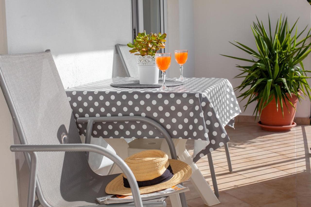 Sea View Ela Apartments Подгора Экстерьер фото